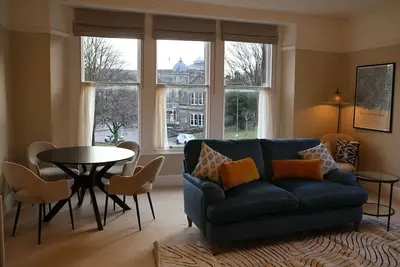Image de Luxury Buxton Apartment Seconds from Opera House, Pavilion Gardens & Dome