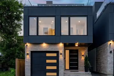 Image de Luxury Waterfront Escape