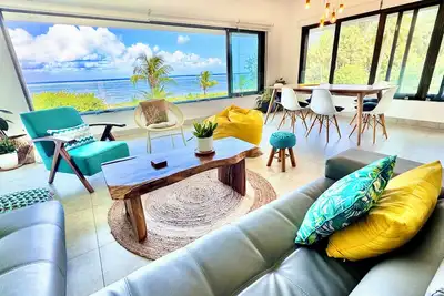 Image de Appartement Le Bergamote avec piscine sur la plage infini de Riambel