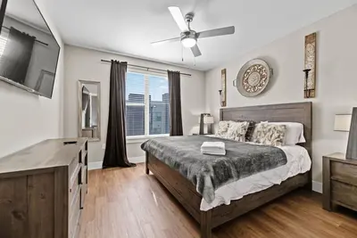 Image de Cozy King Bed | Pool+Gym+Free Parking+Stockyards