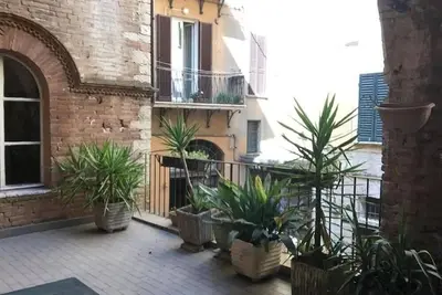 Image de I escape to Umbria, The terrace in the center