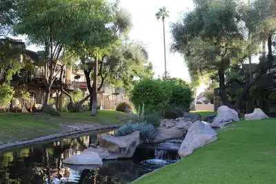 Image de Charming 2-bedroom home by the water with beautiful pool in brilliant Mesa