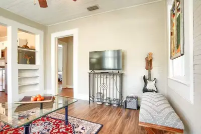 Image de Robinson Bayou's Yellow Door Cottage