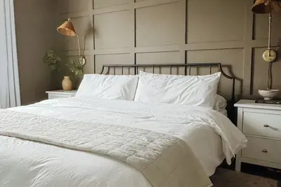 Image de Welcome to the Eagles nest. A spacious 2 bedroom townhome on a quiet street.