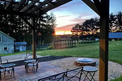 Image de The Hilltop Hideaway - 4 acres, hot tub, sunsets, near Warren Dunes & Weko Beach