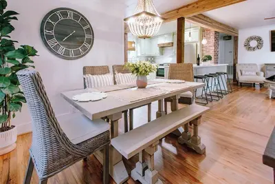 Image de Charming 2-bedroom cottage in downtown Anderson Sc.