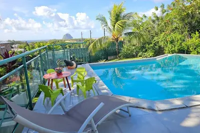 Image de Nouveauté 2025 villa au Diamant, piscine à débordement, vue sur mer des Caraïbes