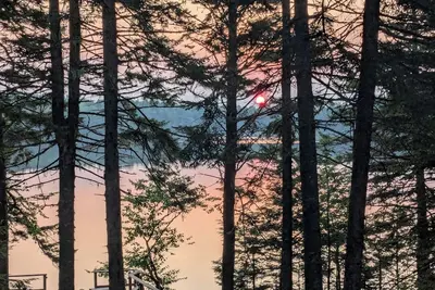 Image de Quaint and Cozy 2-bedroom Lakefront Cottage