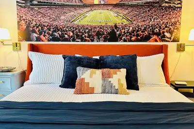 Image de Evie's Endzone- Pet Friendly & Prime Location, Walkable to downtown