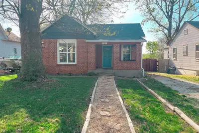 Image de Boho 2br w/ Deck & Firepit - Near Downtown - No Cleaning Fee - The Newton House