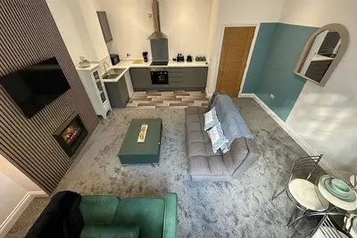 Image de Coastal Residence | Central | 2 Beds | Contractors