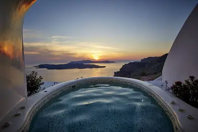 Image de Majestic Santorini Villa | Villa Minoa | 2 Bedrooms | Breathtaking Caldera and Sea Views | Private Pool & Hot Tub | Lovely Furnished Terrace | Prime Location | Fira
