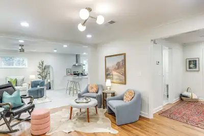 Image de 2 Mi to Ole Miss: Modern Home in Historic District