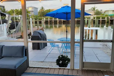 Waterfront 2br w/ Dock, Hot Tub & Easy Ocean Access – Boaters Welcome!