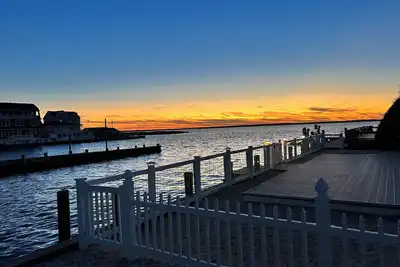 Image de 3-bedroom waterfront house in welcoming Lavallette WiFi, Ac. Enjoy your stay