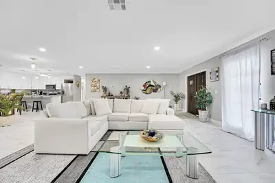 Image de Spacious 4-bedroom house in peaceful Wellington with WiFi, Ac, Pool