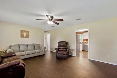 Image de Relax with the whole family at this get-away! Located just 15 min N of Paris.