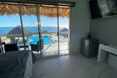 Charming 1-bedroom hotel with a view, WiFi, and Ac in enchanting Puerto Peñasco