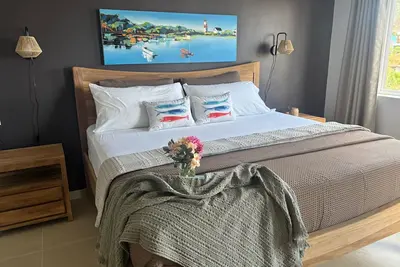 Updated top-floor one-bedroom condo with amazing views in popular BlueBay Resort
