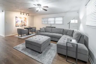 Image de The Queen's Gambit - 3br\/2ba - Central and Quiet