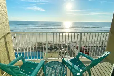 Image de New Gorgeous Ocean Front King Bed in Daytona Beach!