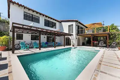 Image de Spectacular ocean view villa with pool
