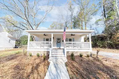 Image de Charming Downtown Northport + 2. 5 Miles to the University of Alabama