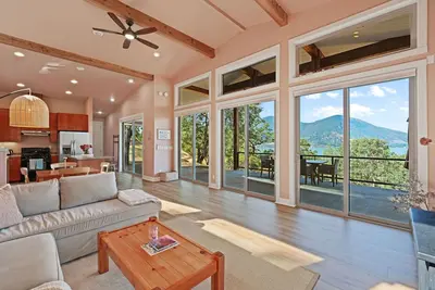 Image de Modern 1-bedroom house with amazing views of the lake