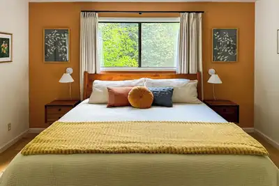 Image de Fernwood Meadow Retreat ~ Charming and modern 2-bedroom house in Mendocino