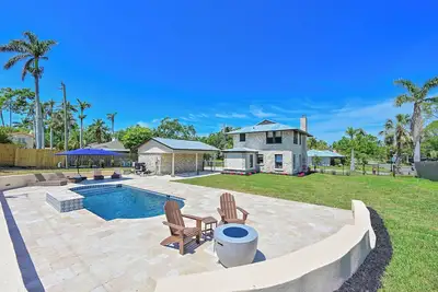 Image de 100 yr old Stone House with a heated pool 9 mi to beaches & 2 mi to downtown