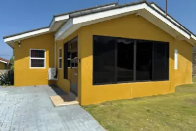 Image de 3-bedroom bungalow located in the Gated Community of Stonebrook Manor