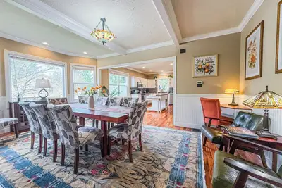 Image de Emerald House - Luxurious and Spacious 6-bedroom house in charming Newberg