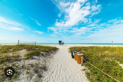 Image de Charming 2-bed 2-bath house with New Pool and  WiFi, Ac in beautiful Venice Fl