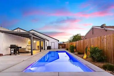 Image de Family Retreat with Pool, Putting Green & Bbq