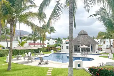 Image de Apartment (second floor) one block from the beach, Club Santiago, Manzanillo
