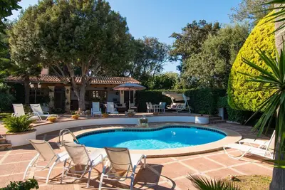 Image de Villa avec piscine privée, près de la plage