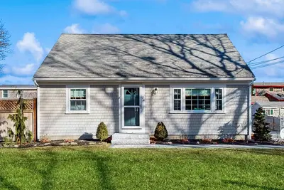 Image de Cozy retreat near beaches with washer/dryer, Ac, games, patio & yard