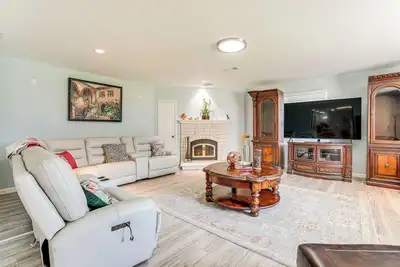 Image de Hot Tub & Fenced Yard: Dog-Friendly Gem in Denison
