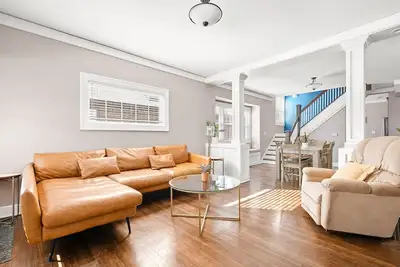 Adorable Broad Ripple Duplex!