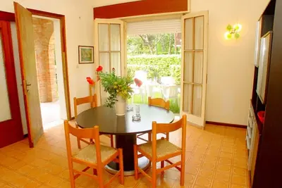 Image de Joli duplex dans une oasis de verdure à Lignano Riviera