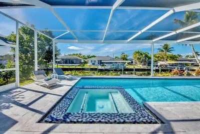 Image de Villa Summer Dream - modern, on water, large pool & spa