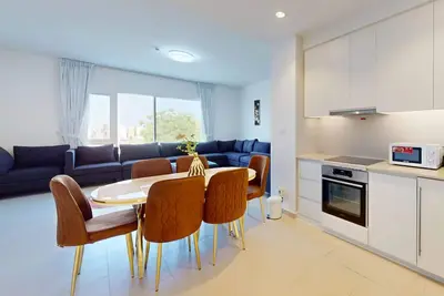 Image de Bright and Cozy 2br Apartment in Emaar South