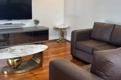 Image de Stay Safe & Central – Your Cozy B&B Near Florida Road!