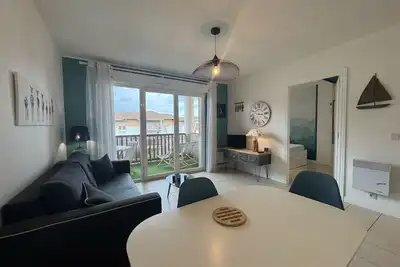 Charmant T2 rénové avec terrasse proche plage