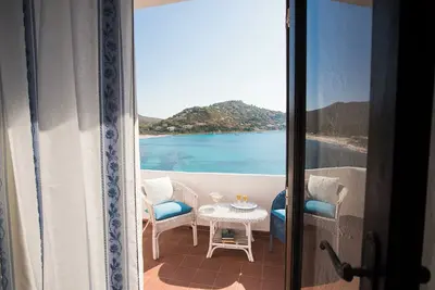 Image de Panoramic villa with private access to the sea