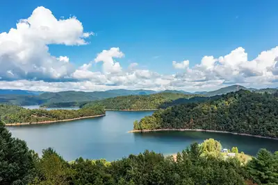 Image de Top of the Lake. Unbelievable View of Lake and Surrounding Mountains. Private.