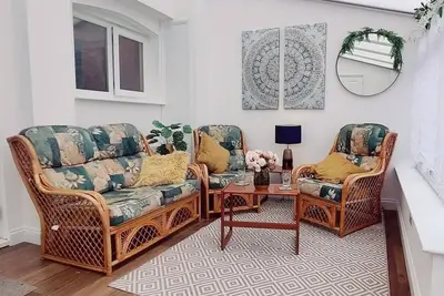 Image de Maison-Salle de bain privée séparée-Confort-Vue sur Jardin-Town house