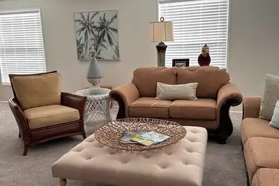 Image de Cozy 2-bdr mobile home Venice screened lanai Renters need approval by Bay Indies