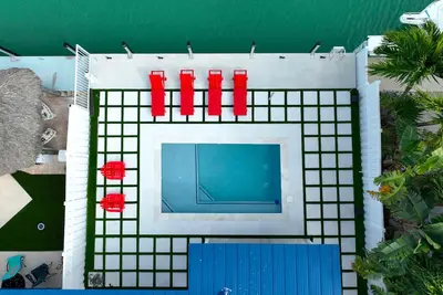 Image de Completely New Inside/Out! Pool, Dock, Cabana Club Key Colony Beach