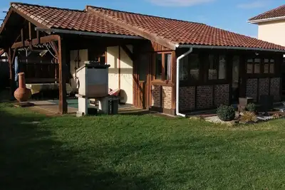 Image de Charming detached landaise style house approximately 6 kms from the beach.